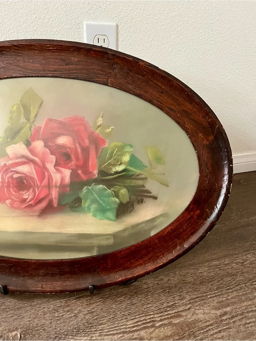 Vintage Oval Floral Artwork Pink And Red Roses Set Within Dark Wood Frame 15/23”